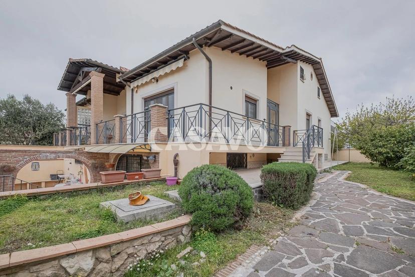 Villa in Via Giulio Minervini 176, Roma