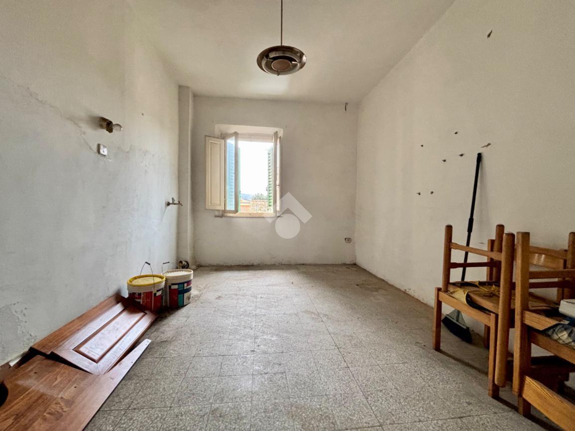 Bilocale in Piazza San Lorenzo 10, Capraia e Limite