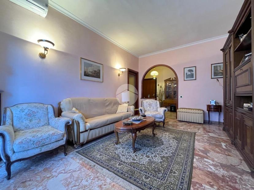 Trilocale in Via Fossato di Vico 24, Roma
