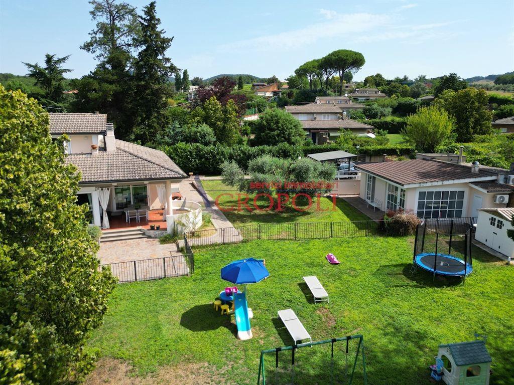 Villa plurifamiliare in Via Monterosi 52, Trevignano Romano