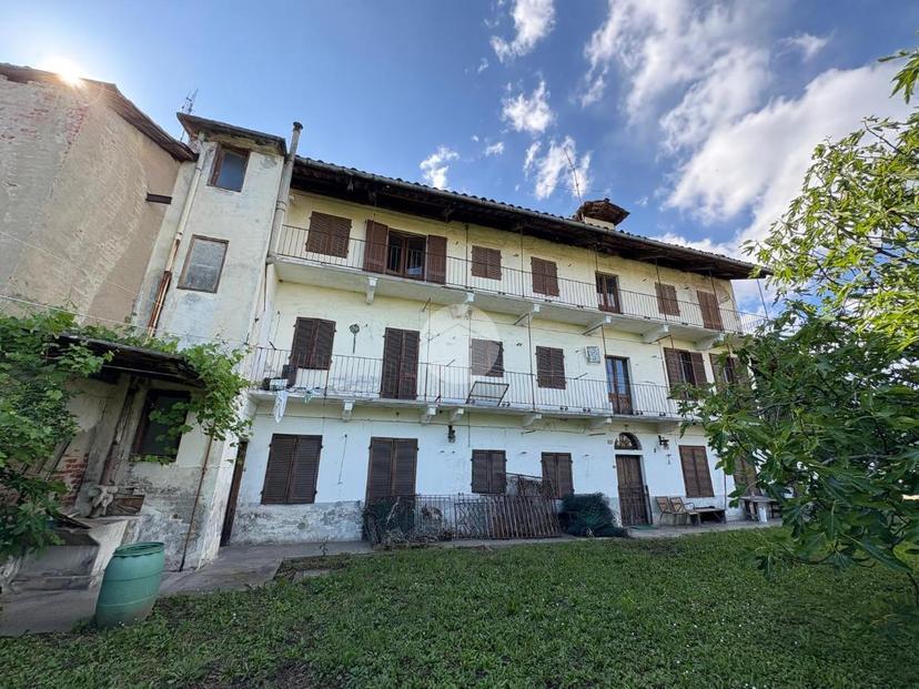 Appartamento in Cascina Trione 11, Cuorgnè — foto 2 di 5