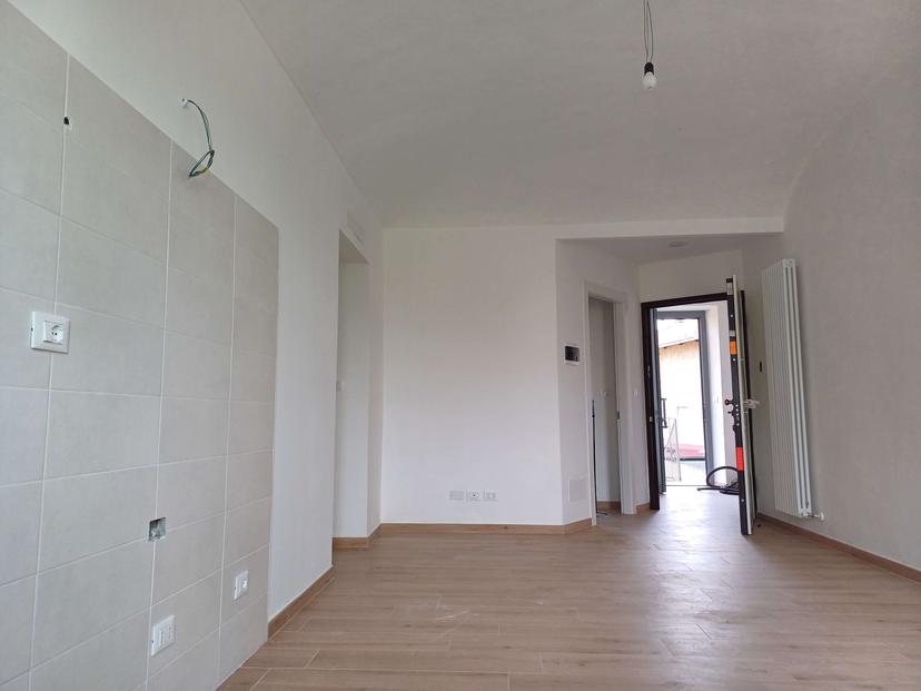 Trilocale in Via San Pietro 93, Ciriè