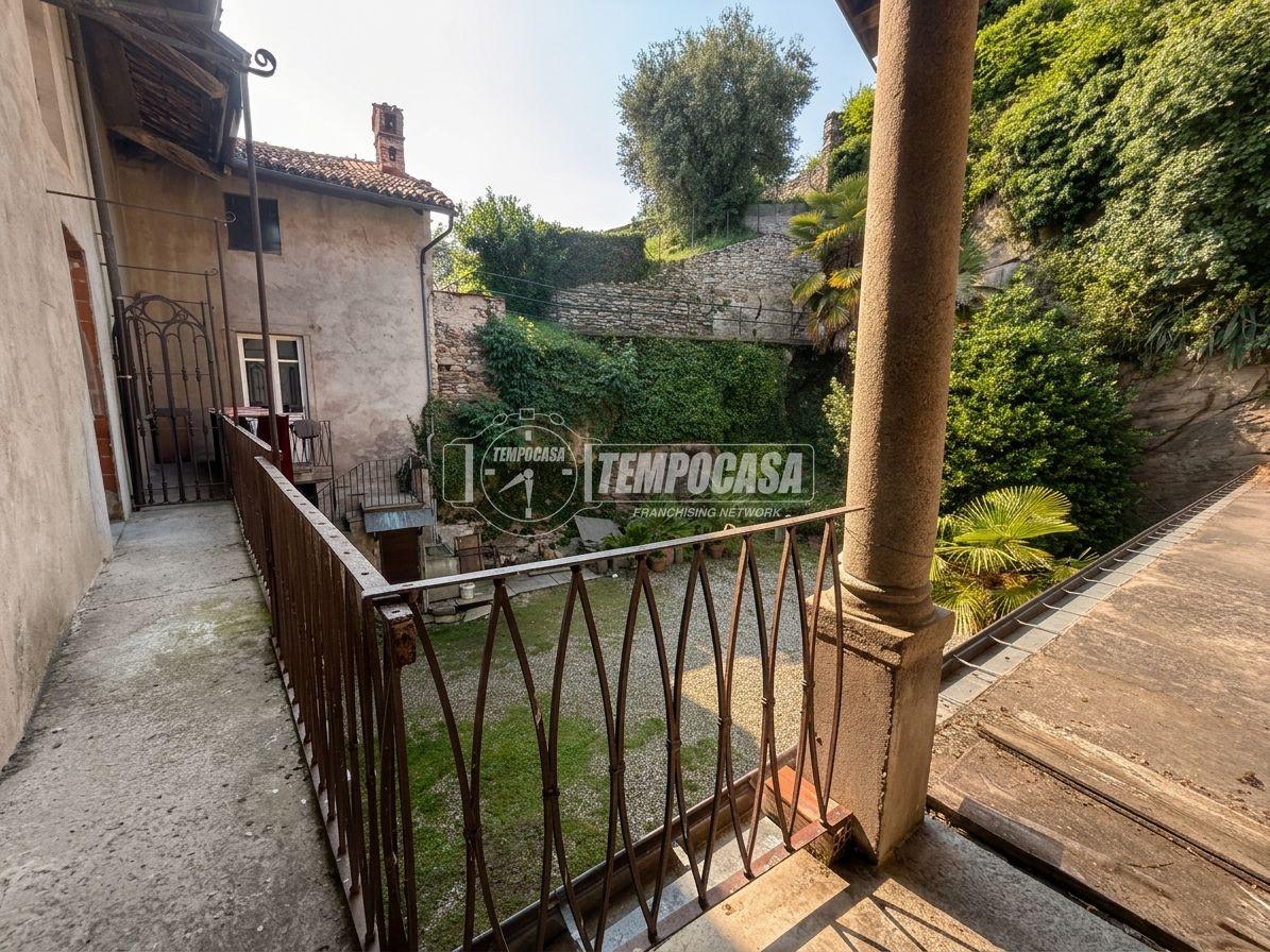 Villa in Via Vittorio Emanuele II 32, Bricherasio