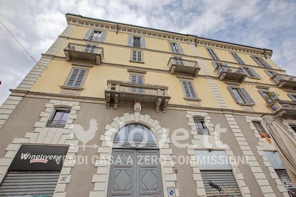 Trilocale in Alzaia Naviglio Pavese 2, Milano