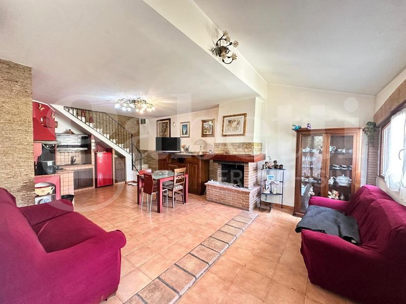 Villa a schiera in Via Campo di Carne 47, Ardea
