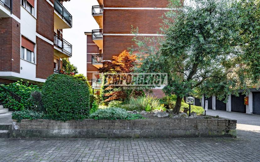 Trilocale in Via Monviso 122, Garbagnate Milanese — foto 3 di 5