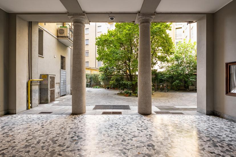 Bilocale in Viale Coni Zugna 56, Milano