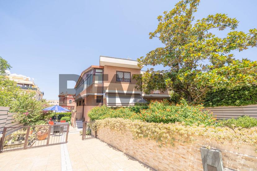 Villa in Via dei Verdoni 43, Roma