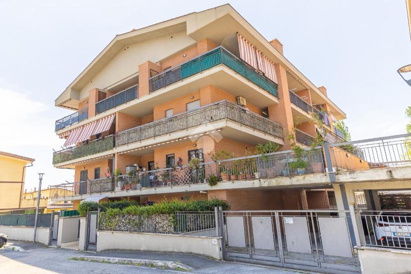 Trilocale in Via Valle Castellana 38, Roma