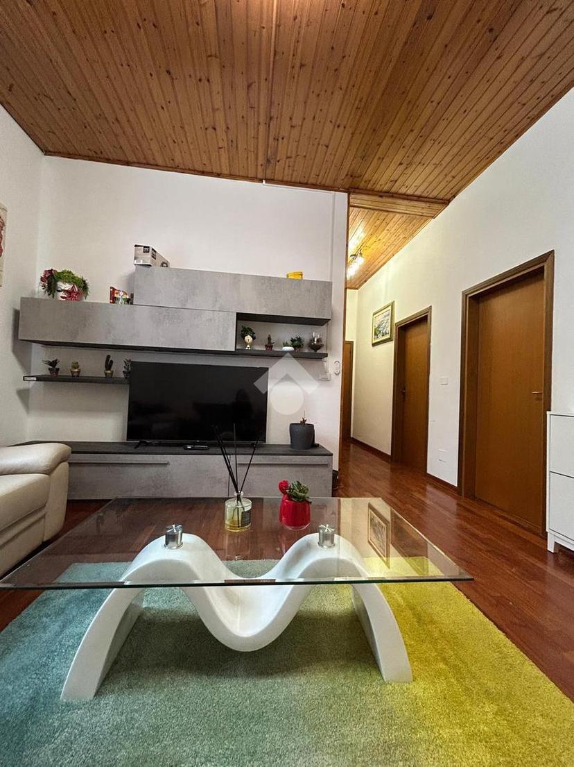 Quadrilocale in Via Emilia Levante 26, Bologna