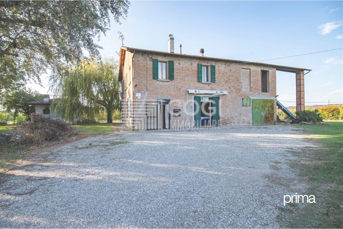 Casa indipendente in Via Ladello, Imola