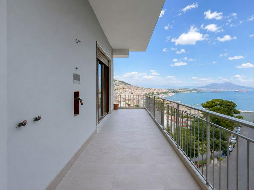 Appartamento in Rampe Sant'Antonio  90, Napoli
