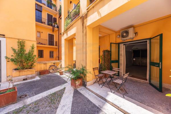 Open space in Vicolo del Divino Amore, Roma