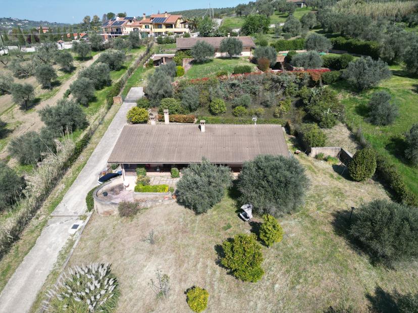 Villa, Fiano Romano — foto 2 di 5