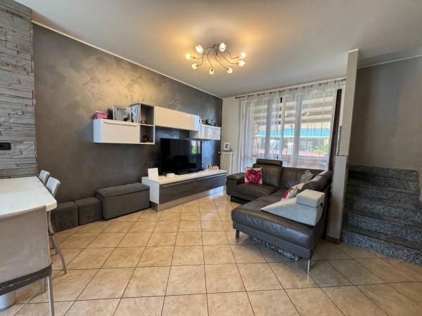 Villa a schiera in Via San Cristoforo 120, Trezzano sul Naviglio