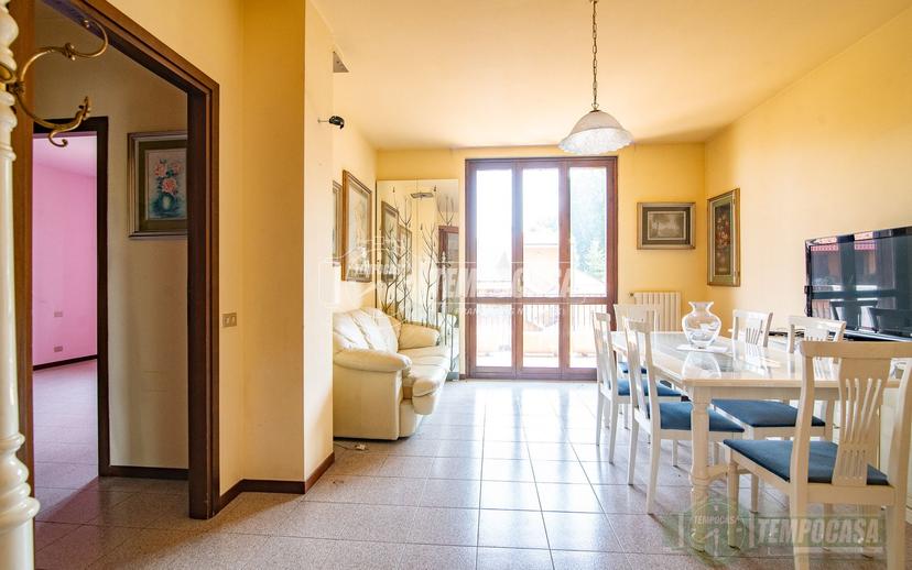 Trilocale in Via Don Ambrogio Rocca 9, Senago — foto 2 di 5