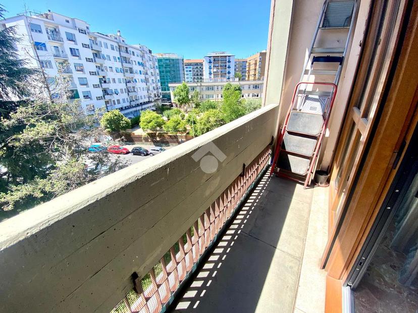 Trilocale in Via Guido Zanobini 66, Roma