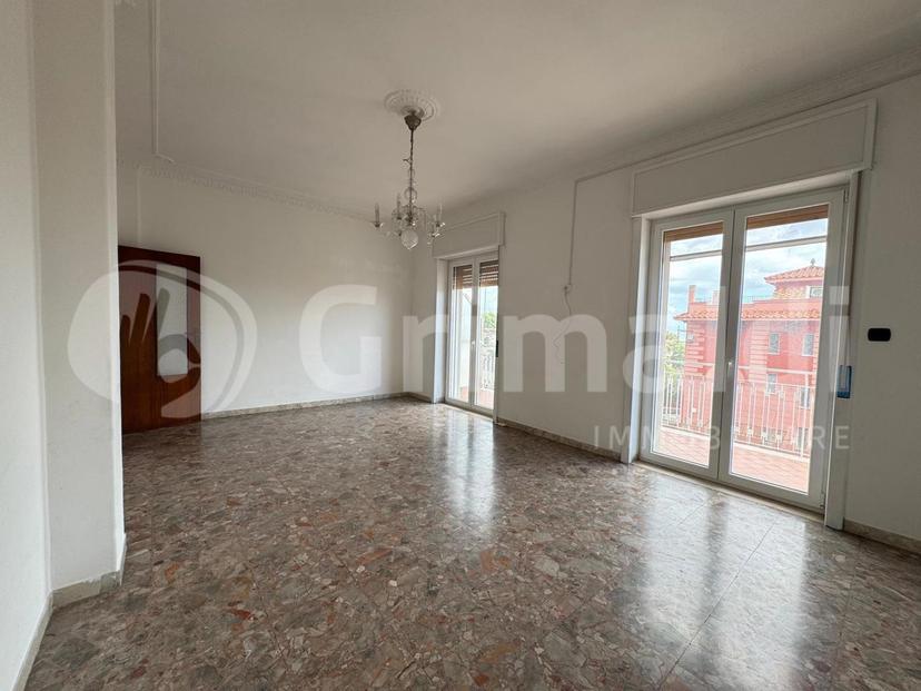 Trilocale in Via Miliscola 354, Pozzuoli