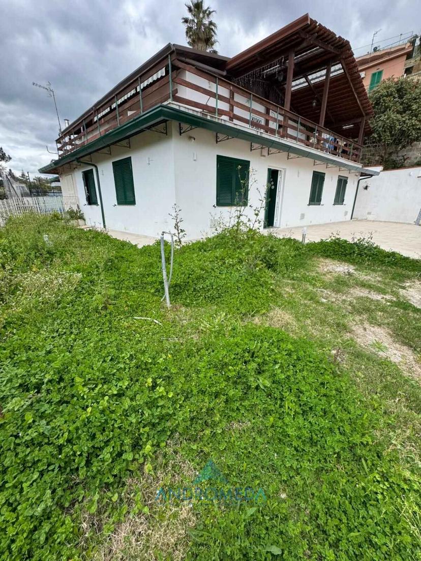 Villa, Pozzuoli — foto 2 di 5