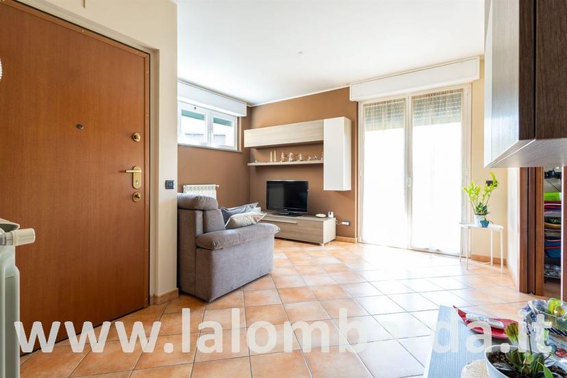 Quadrilocale in Via Val Camonica 7a, Lainate — foto 3 di 5