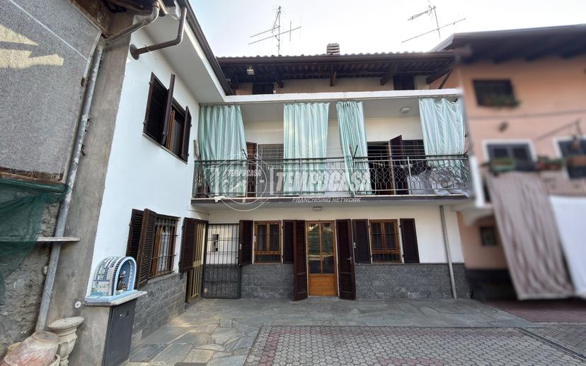 Casa indipendente in Via Eritrea, Pavone Canavese