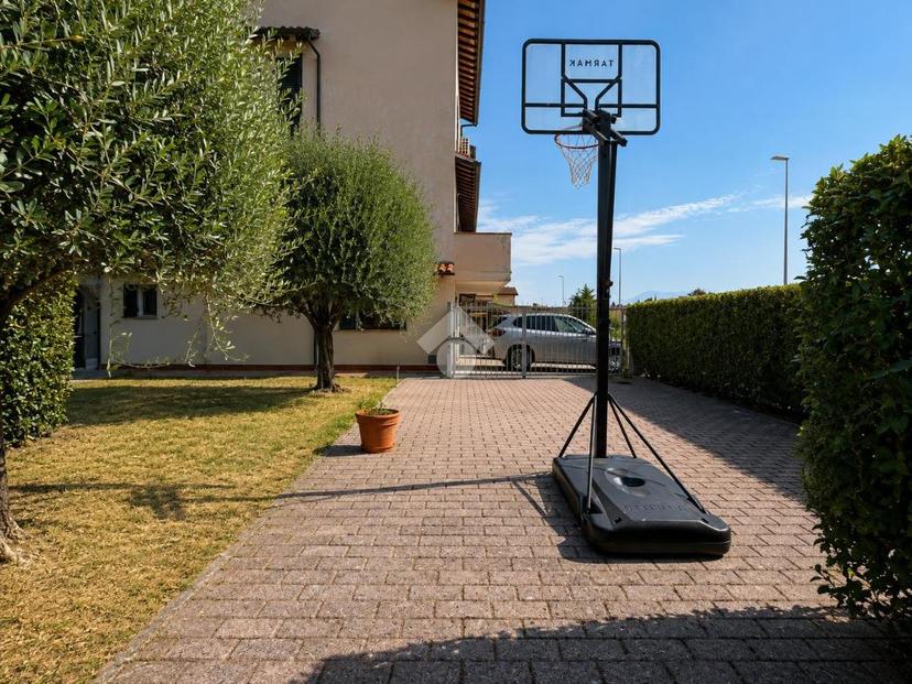 Quadrilocale in Via Umberto Terracini 40, Campi Bisenzio