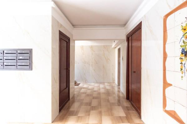 Appartamento in Via San Giacomo dei Capri 67, Napoli