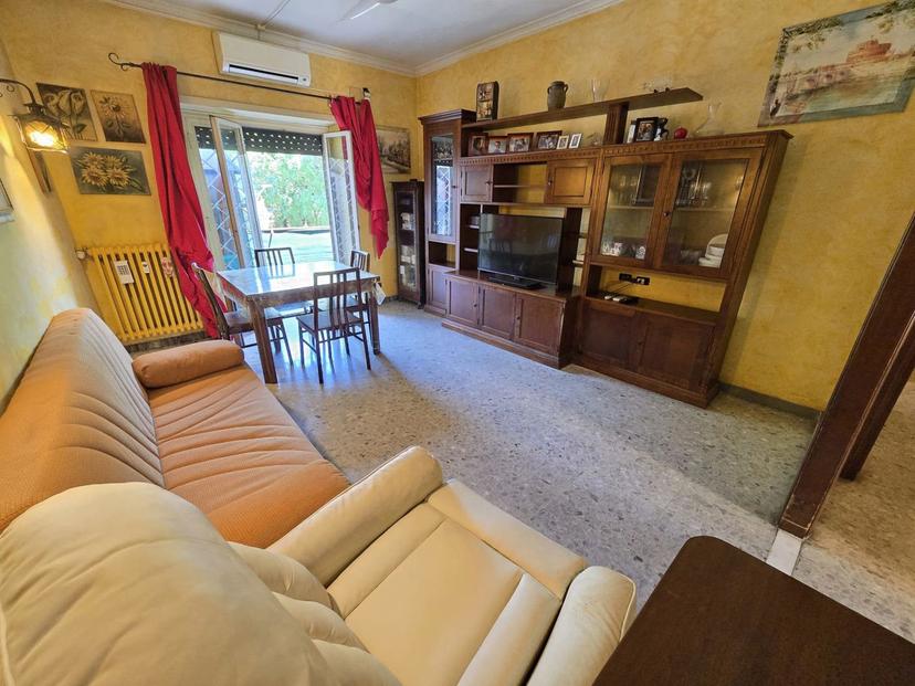 Quadrilocale in Viale della Serenissima 113, Roma