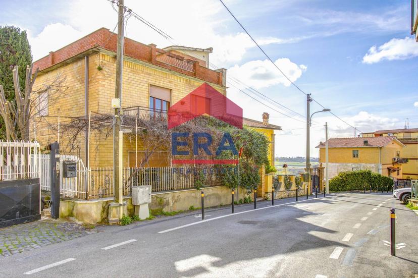 Villa in Strada Nuova 116, Ariccia