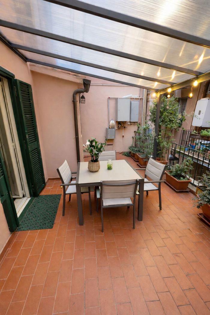 Bilocale in Via della Scala  17, Roma