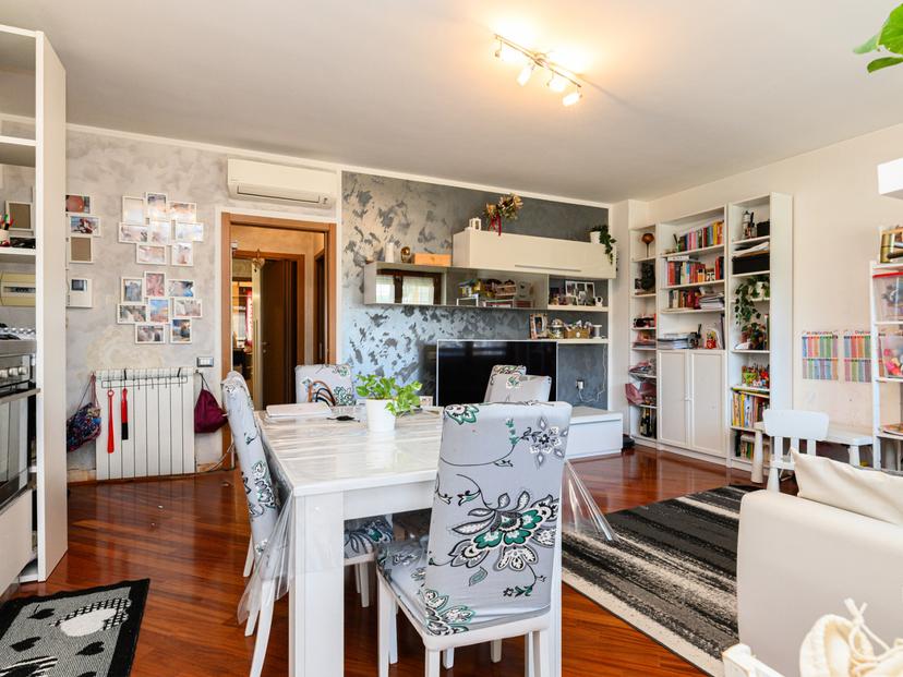 Trilocale in Via Raffaello Liberti 85, Roma