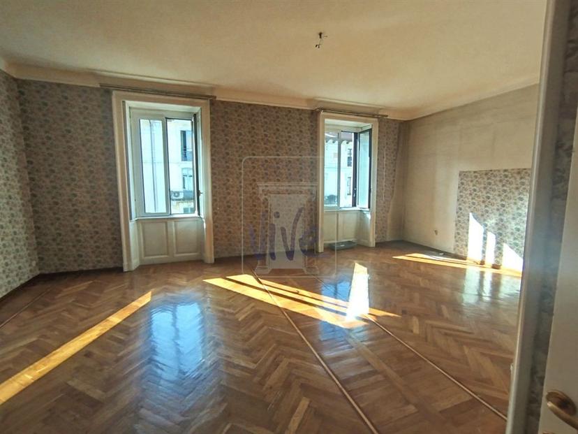 Trilocale in Via Luigi Settembrini, Milano