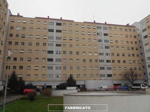 Trilocale in via F. R. Lamennais, 20, Quarto Cagnino - San Carlo, Milano