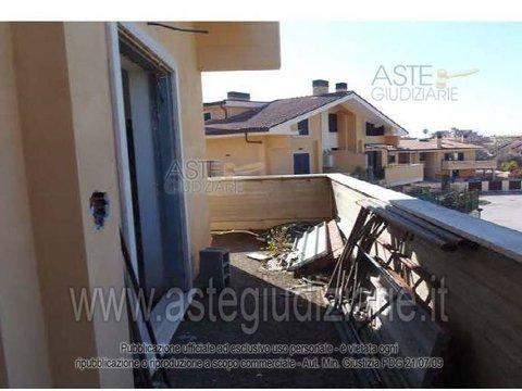 Bilocale in Via Casette, 26, Pavona, Albano Laziale