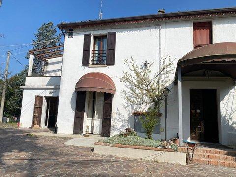 Casa indipendente in via Bergullo, Ponticelli - Tre Monti, Imola