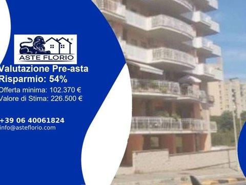 Trilocale in Via Pino Romualdi, Centro, Pomezia