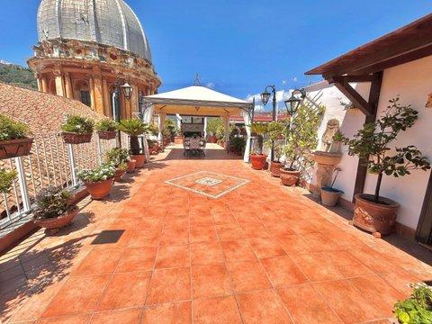 Appartamento in Via Toledo, 413, Santa Chiara-Università, Napoli