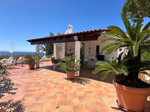Villa in Via dei Marmi, Forio