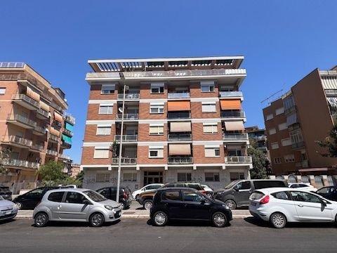 Bilocale in Viale Capitan Casella, 47, Ostia Levante, Roma