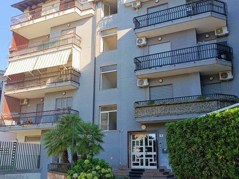 Trilocale in Via Giuseppe Fava, Centro Città, Marano di Napoli