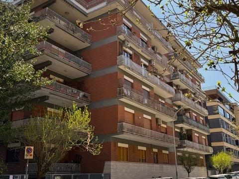 Trilocale in Via di Villa Belardi, 24, Garbatella, Roma