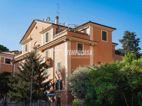 Appartamento su due piani in Piazza Pontida, 3, Bologna, Roma