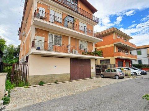 Bilocale in Via delle Capannelle, 116, Capannelle - Aeroporto Ciampino, Roma
