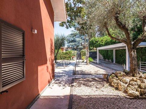 Villetta bifamiliare in Viale delle Rughe, s.n.c, Le Rughe, Formello