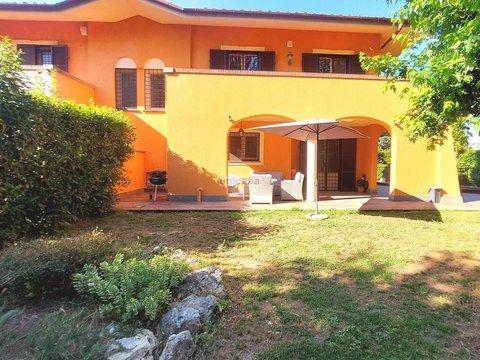 Villetta bifamiliare in via Anagnina, Anagnina, Grottaferrata