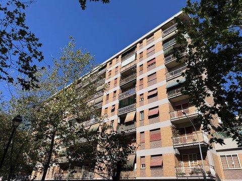 Bilocale in Viale Giulio Agricola, 52, Appio Claudio, Roma