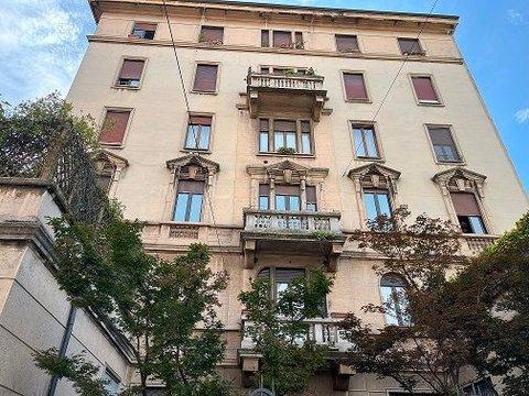 Bilocale in Via Luigi Federico Menabrea, 33, Isola, Milano
