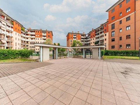 Bilocale in Viale Rimembranze, 21, Centro, Lainate