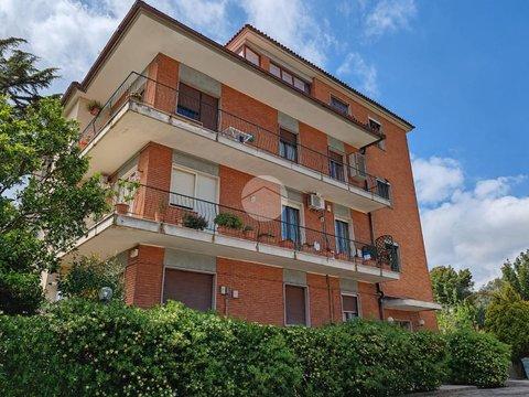Trilocale in Viale Colli Aminei, 461, Materdei, Napoli
