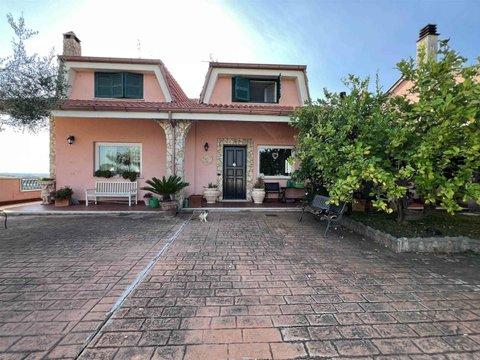 Casa indipendente in via Carlo Cattaneo, 60, San Luigi, Monterotondo